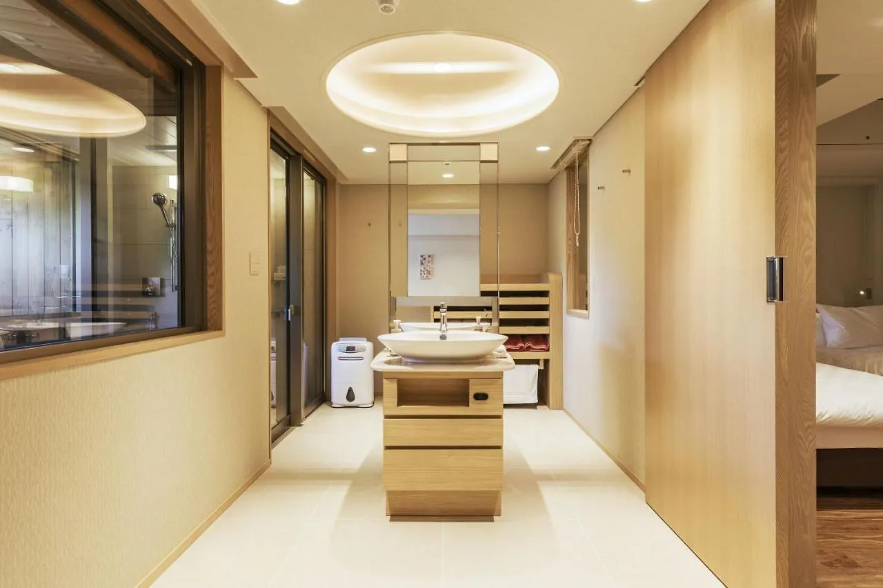 Ryokan (tradycyjny japoński pensjonat lub zajazd) Hotel Mahoroba Noboribetsu